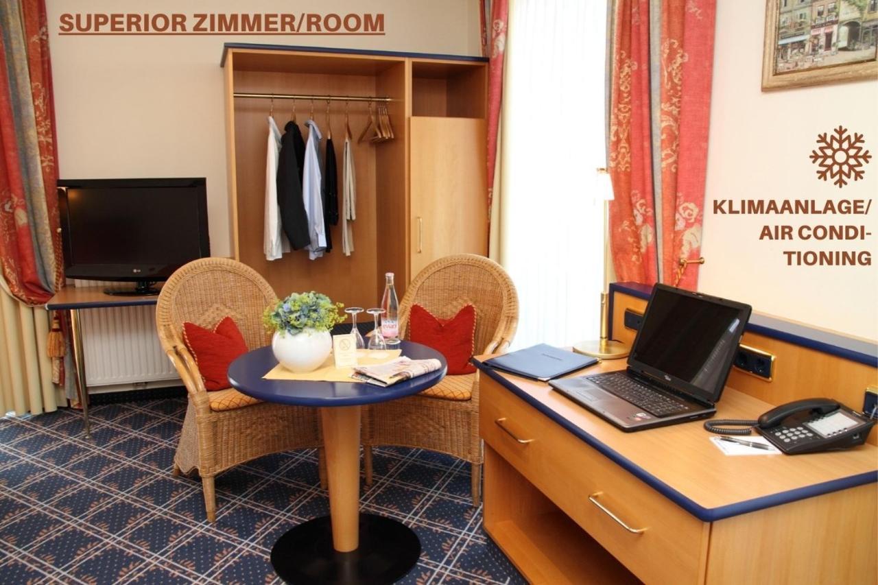 Hotel Zur Post Ismaning Exteriör bild